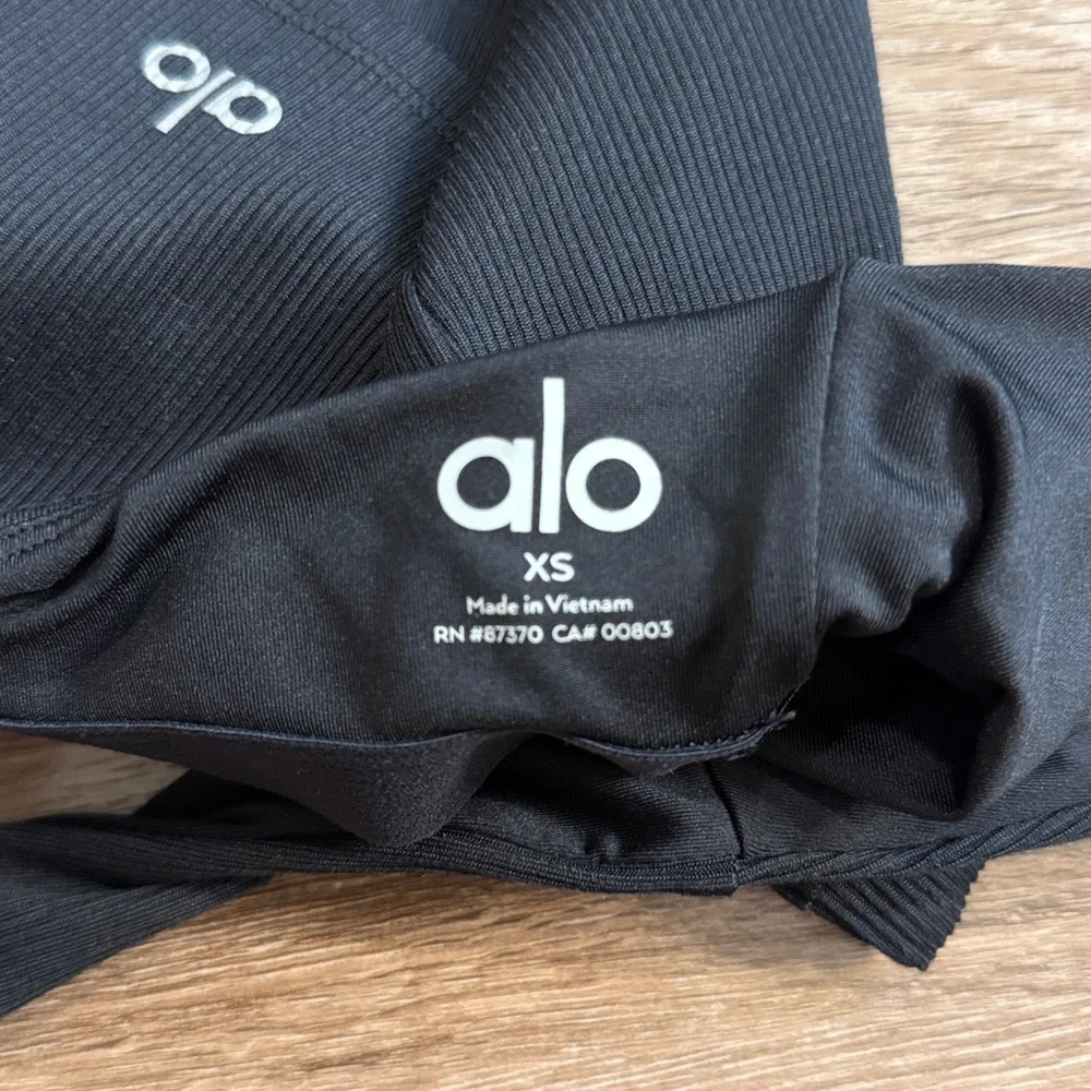 Alo Chic Ribbed Bra Tank Top